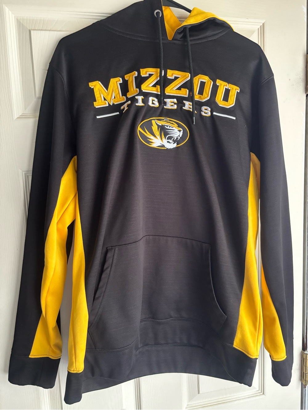 Colosseum Black and Gold Mizzou Tigers Crewneck Hoodie